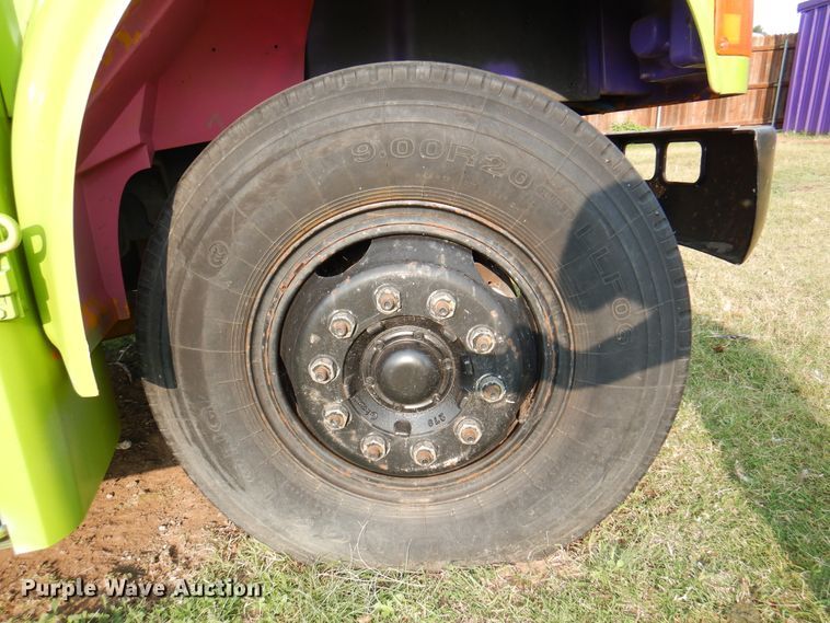 image for item DK8204 1995 International 3800 Blue Bird  school bus