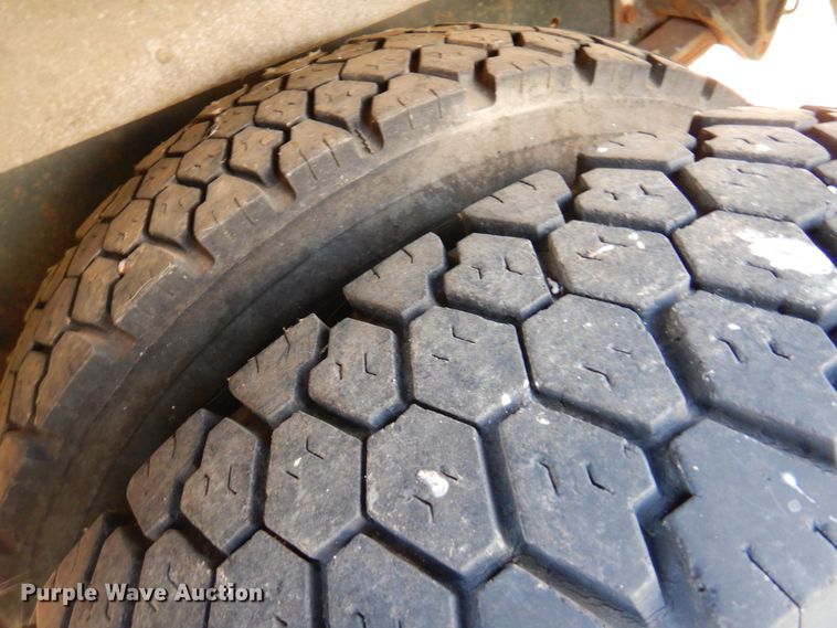 image for item DK8204 1995 International 3800 Blue Bird  school bus