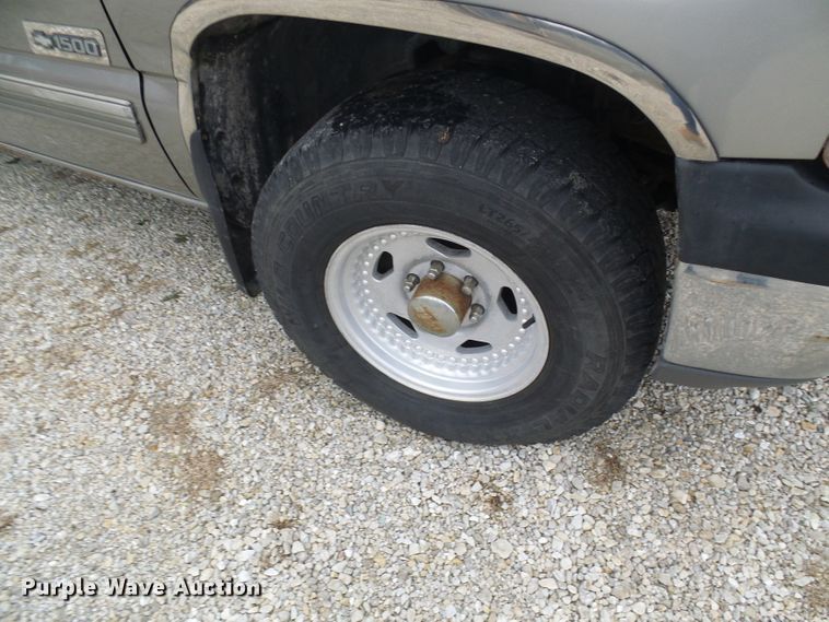 image for item DL0909 1999 Chevrolet Silverado 1500  Ext. Cab pickup truck