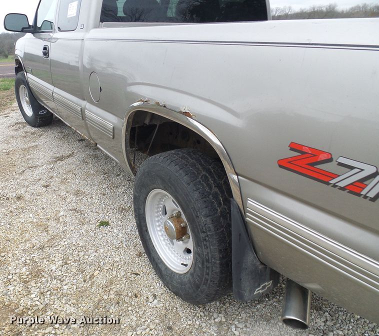 image for item DL0909 1999 Chevrolet Silverado 1500  Ext. Cab pickup truck