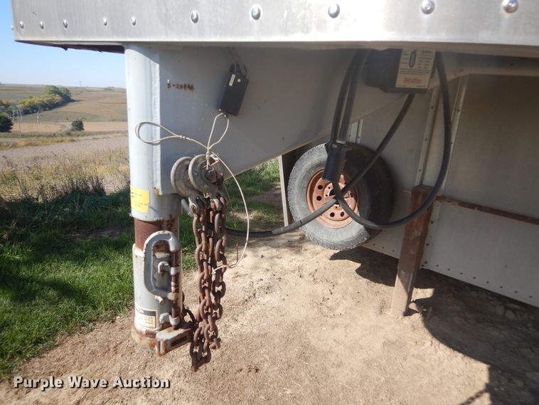 image for item DL6451 2006 Wilson PSGN-5724T  livestock trailer