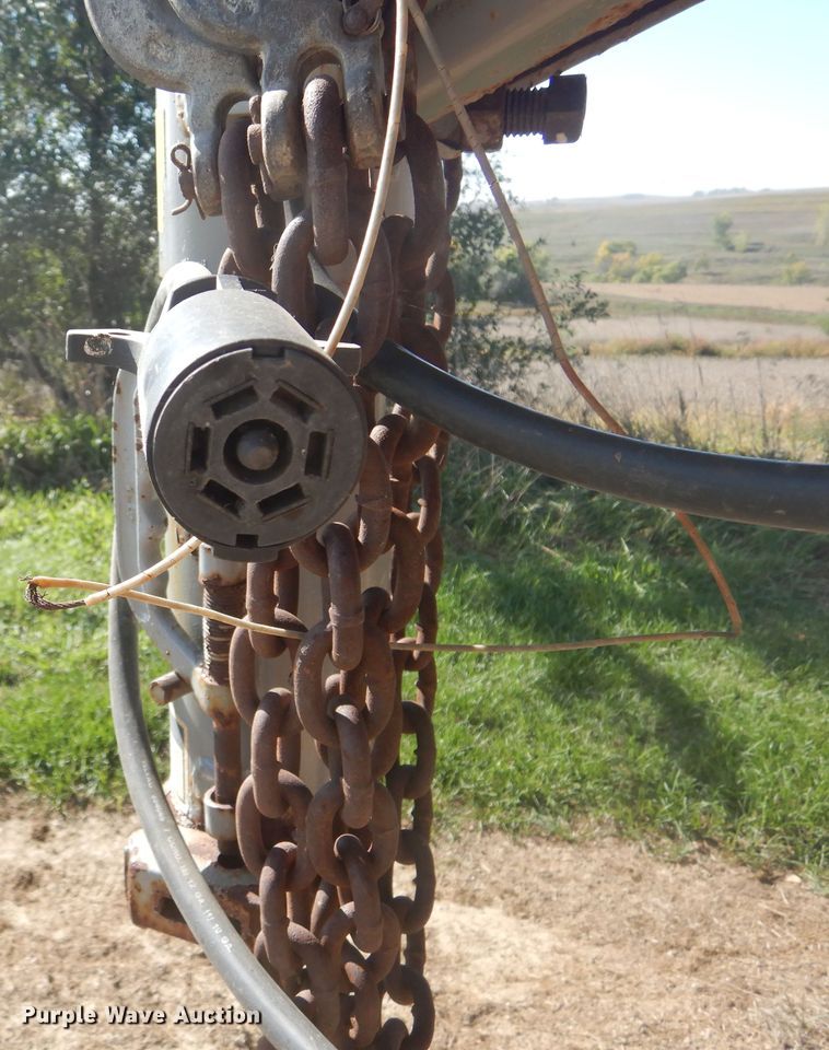 image for item DL6451 2006 Wilson PSGN-5724T  livestock trailer