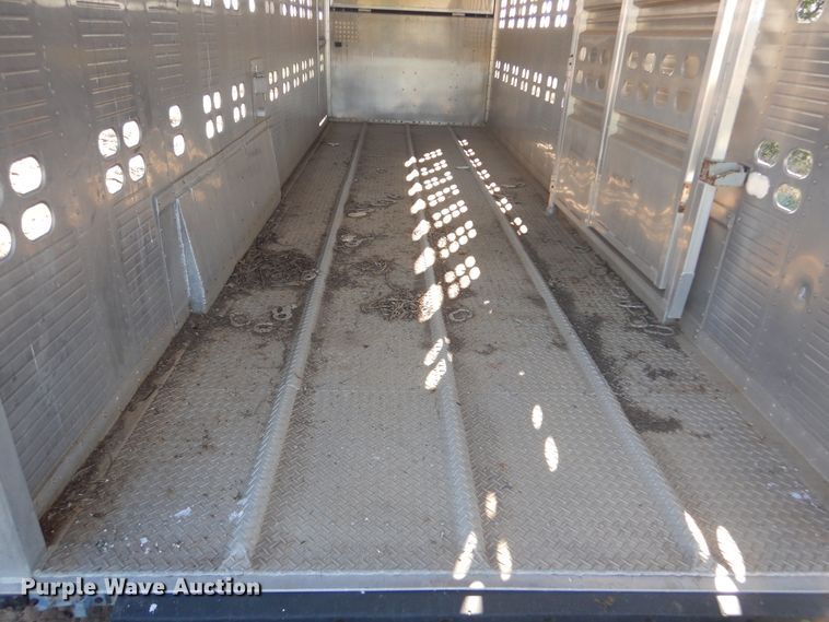 image for item DL6451 2006 Wilson PSGN-5724T  livestock trailer