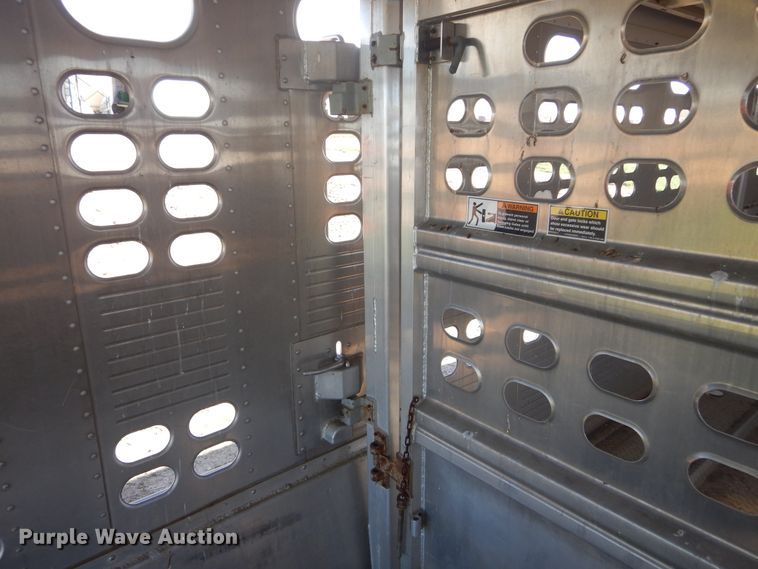 image for item DL6451 2006 Wilson PSGN-5724T  livestock trailer