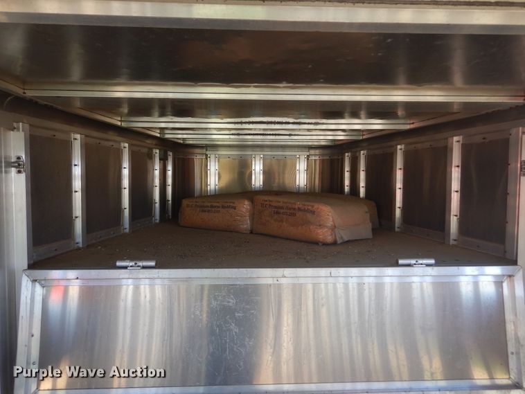 image for item DL6451 2006 Wilson PSGN-5724T  livestock trailer