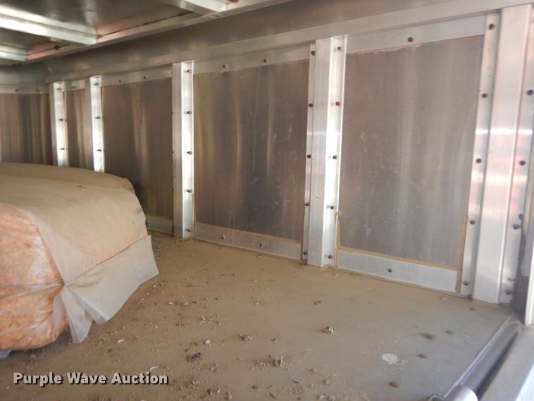 image for item DL6451 2006 Wilson PSGN-5724T  livestock trailer