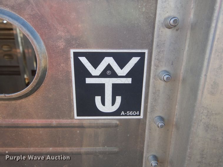 image for item DL6451 2006 Wilson PSGN-5724T  livestock trailer