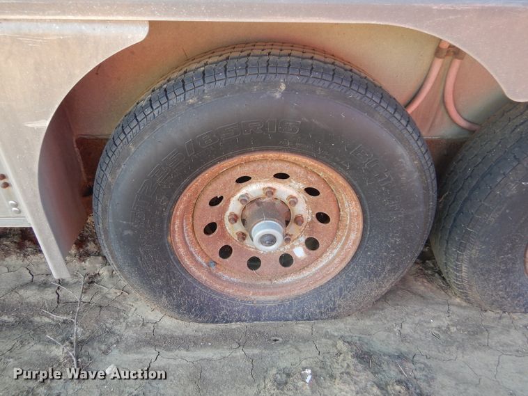 image for item DL6451 2006 Wilson PSGN-5724T  livestock trailer