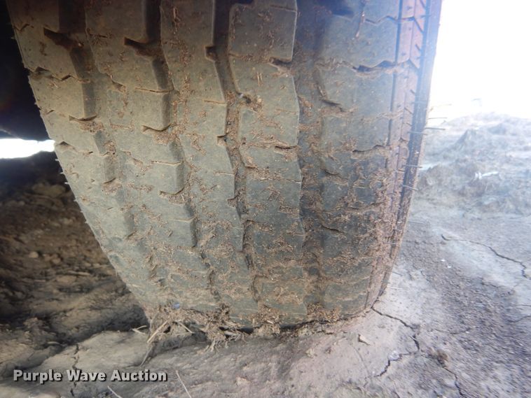 image for item DL6451 2006 Wilson PSGN-5724T  livestock trailer