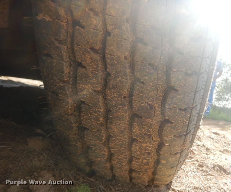 image for item DL6451 2006 Wilson PSGN-5724T  livestock trailer