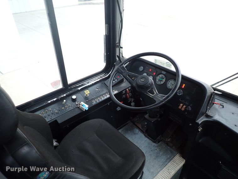 image for item DN2185 2006 El Dorado E-Z Rider II  transit bus