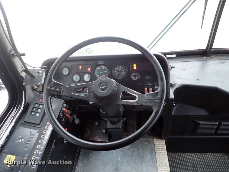 image for item DN2185 2006 El Dorado E-Z Rider II  transit bus