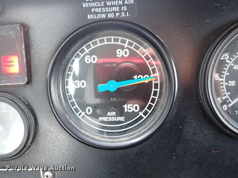 image for item DN2185 2006 El Dorado E-Z Rider II  transit bus