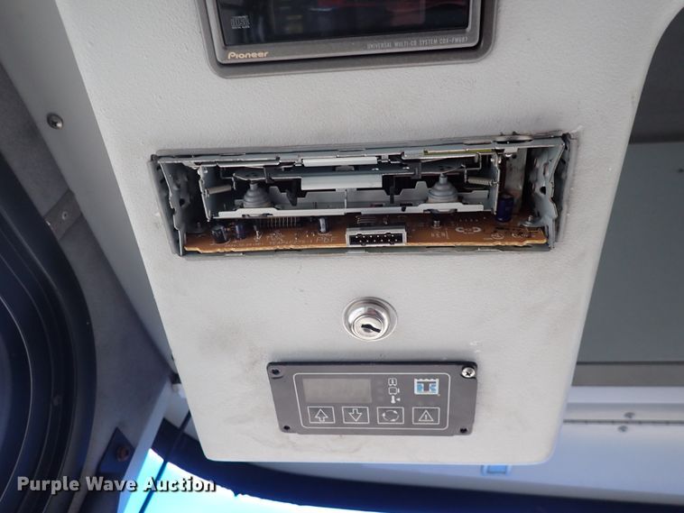 image for item DN2185 2006 El Dorado E-Z Rider II  transit bus