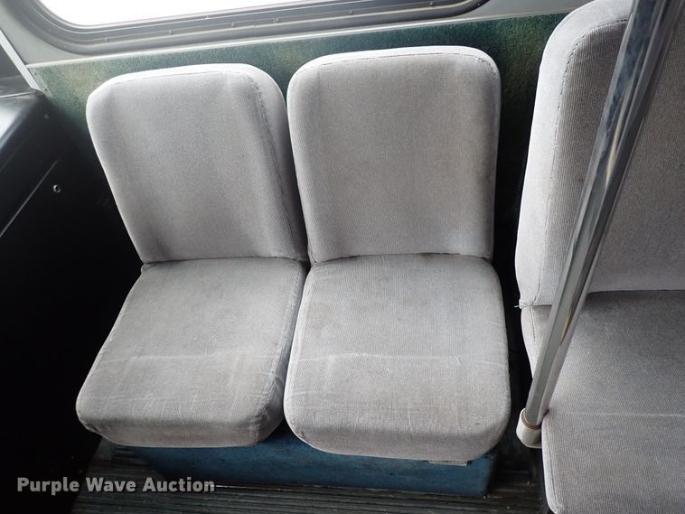 image for item DN2185 2006 El Dorado E-Z Rider II  transit bus