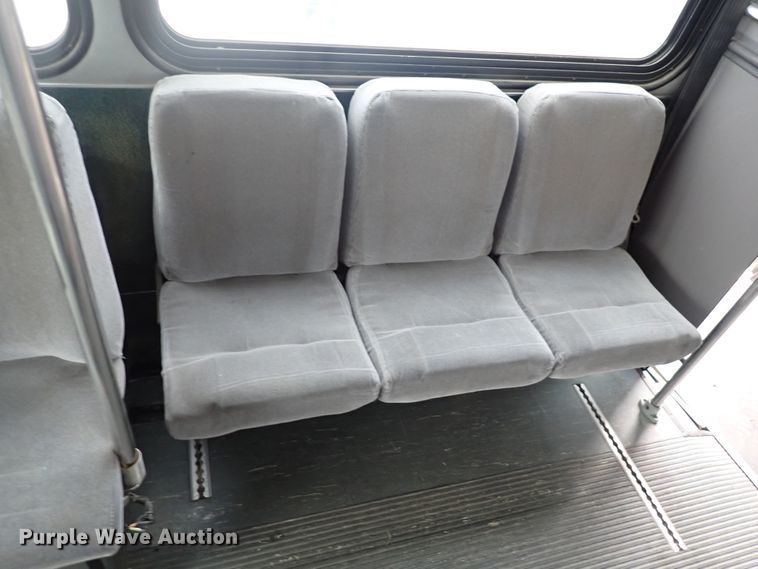 image for item DN2185 2006 El Dorado E-Z Rider II  transit bus