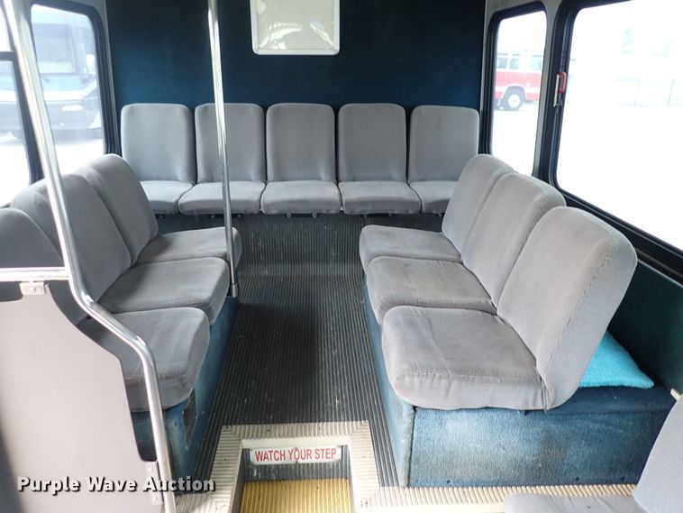 image for item DN2185 2006 El Dorado E-Z Rider II  transit bus