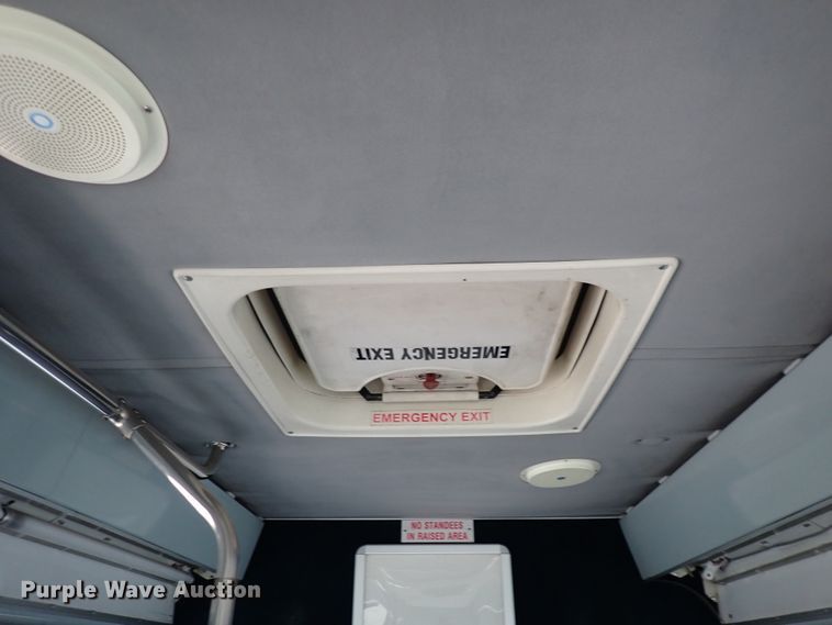 image for item DN2185 2006 El Dorado E-Z Rider II  transit bus