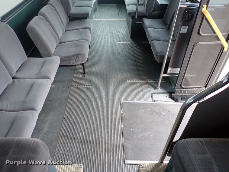 image for item DN2185 2006 El Dorado E-Z Rider II  transit bus