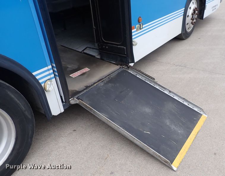 image for item DN2185 2006 El Dorado E-Z Rider II  transit bus