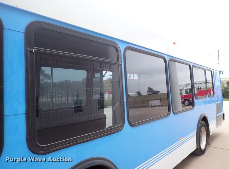 image for item DN2185 2006 El Dorado E-Z Rider II  transit bus