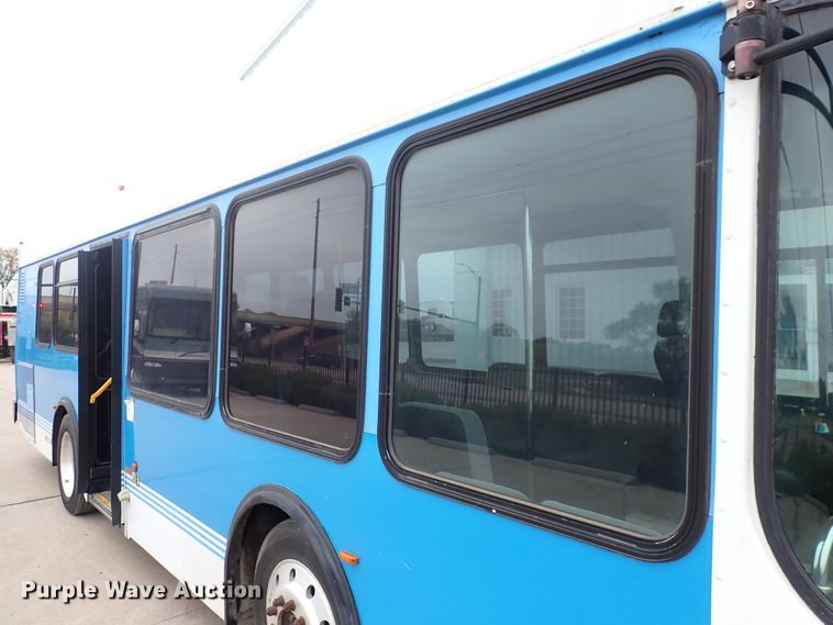 image for item DN2185 2006 El Dorado E-Z Rider II  transit bus