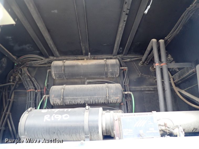 image for item DN2185 2006 El Dorado E-Z Rider II  transit bus