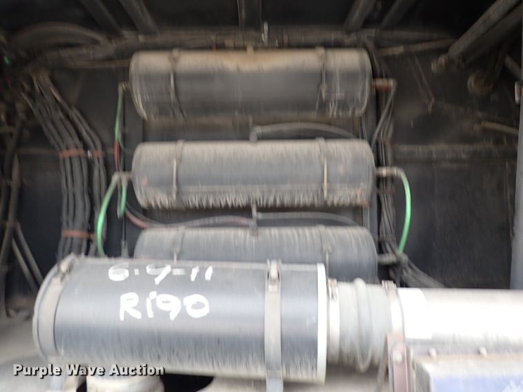 image for item DN2185 2006 El Dorado E-Z Rider II  transit bus