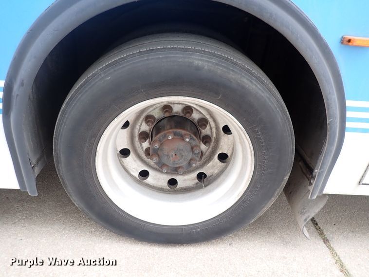 image for item DN2185 2006 El Dorado E-Z Rider II  transit bus