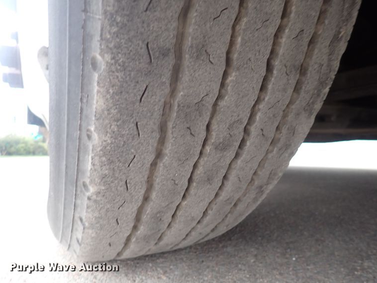 image for item DN2185 2006 El Dorado E-Z Rider II  transit bus