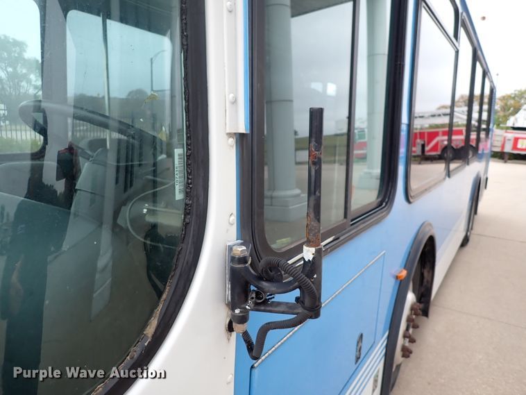 image for item DN2185 2006 El Dorado E-Z Rider II  transit bus