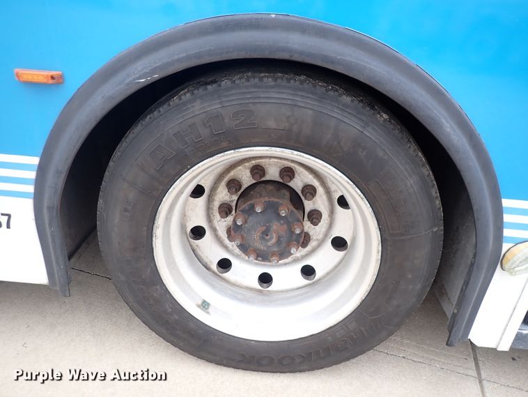 image for item DN2185 2006 El Dorado E-Z Rider II  transit bus