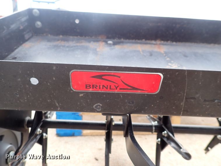 image for item DN2233 Lawn and garden equipment