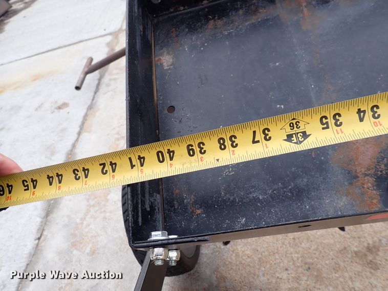 image for item DN2233 Lawn and garden equipment