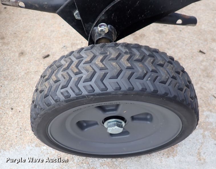 image for item DN2233 Lawn and garden equipment