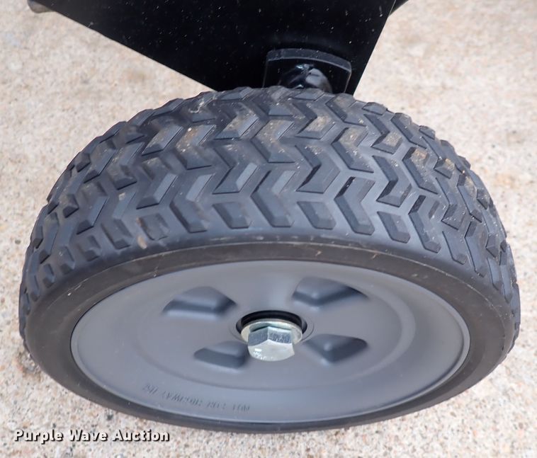 image for item DN2233 Lawn and garden equipment