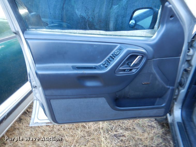 image for item DN5260 2000 Jeep Grand Cherokee  SUV