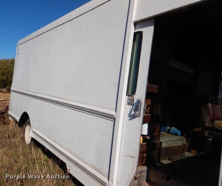 image for item DN5336 1993 GMC P3500  delivery truck