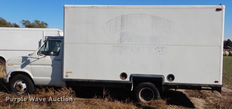 image for item DN5337 1986 Ford Econoline E350  box truck
