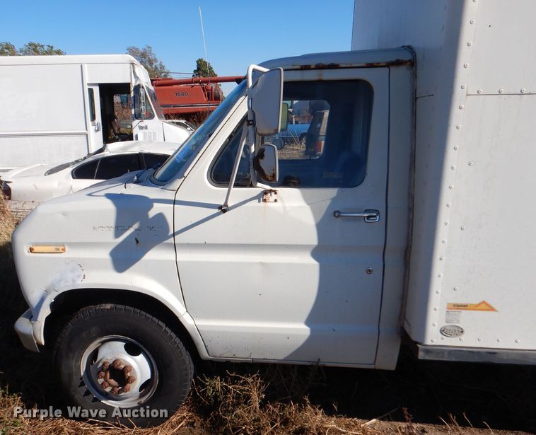 image for item DN5337 1986 Ford Econoline E350  box truck