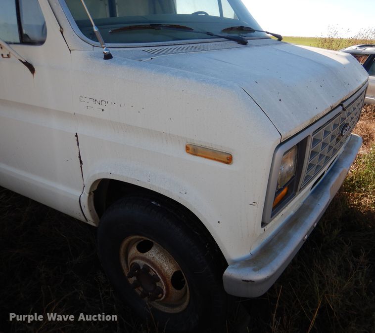 image for item DN5337 1986 Ford Econoline E350  box truck