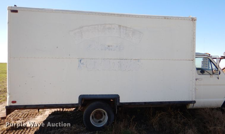 image for item DN5337 1986 Ford Econoline E350  box truck