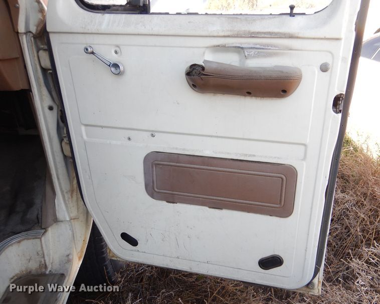 image for item DN5337 1986 Ford Econoline E350  box truck