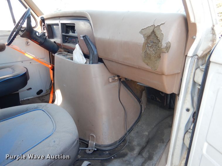 image for item DN5337 1986 Ford Econoline E350  box truck