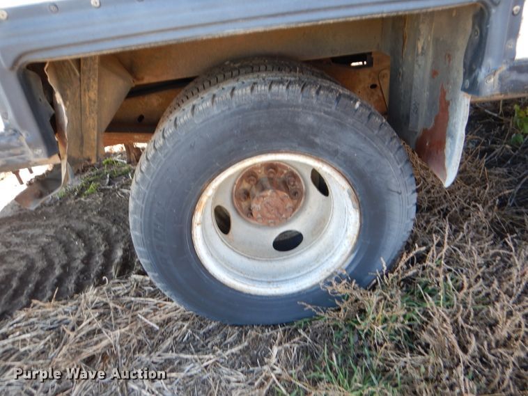 image for item DN5337 1986 Ford Econoline E350  box truck