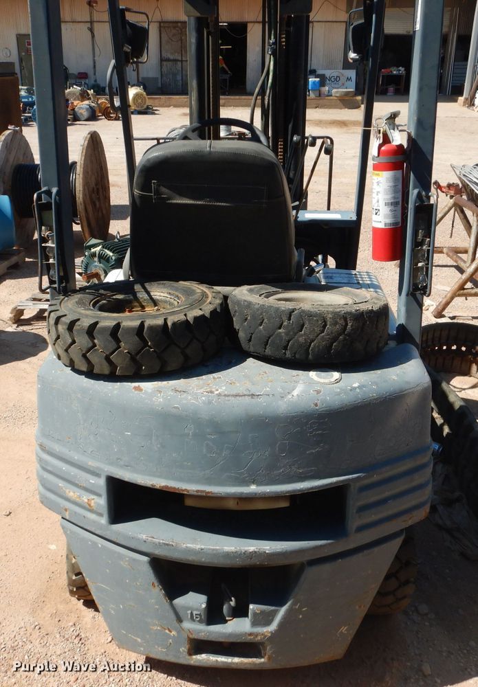 image for item HC9206 Komatsu FG15HT-15  forklift