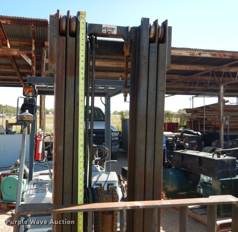 image for item HC9206 Komatsu FG15HT-15  forklift