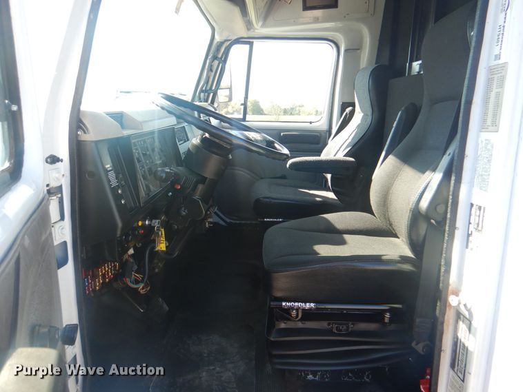 image for item HT9481 2001 International 3400  party bus