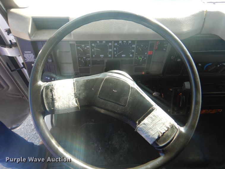 image for item HT9481 2001 International 3400  party bus