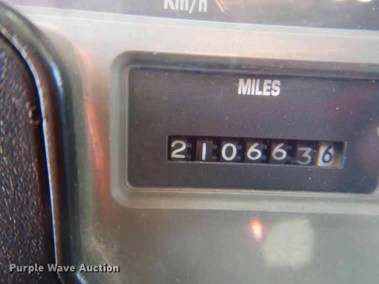 image for item HT9481 2001 International 3400  party bus